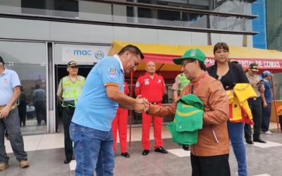 INTEGRANTES DE BAPE DE COMAS RECIBEN CHALECOS Y GORROS PARA EFECTUAR SU LABOR
