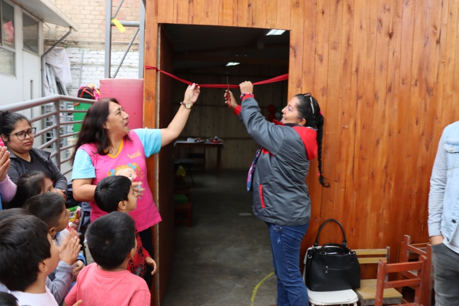 UGEL 04 CONSTRUYE E INAUGURA AULA PREFABRICADA EN IEI SEMILLITAS DEL SABER