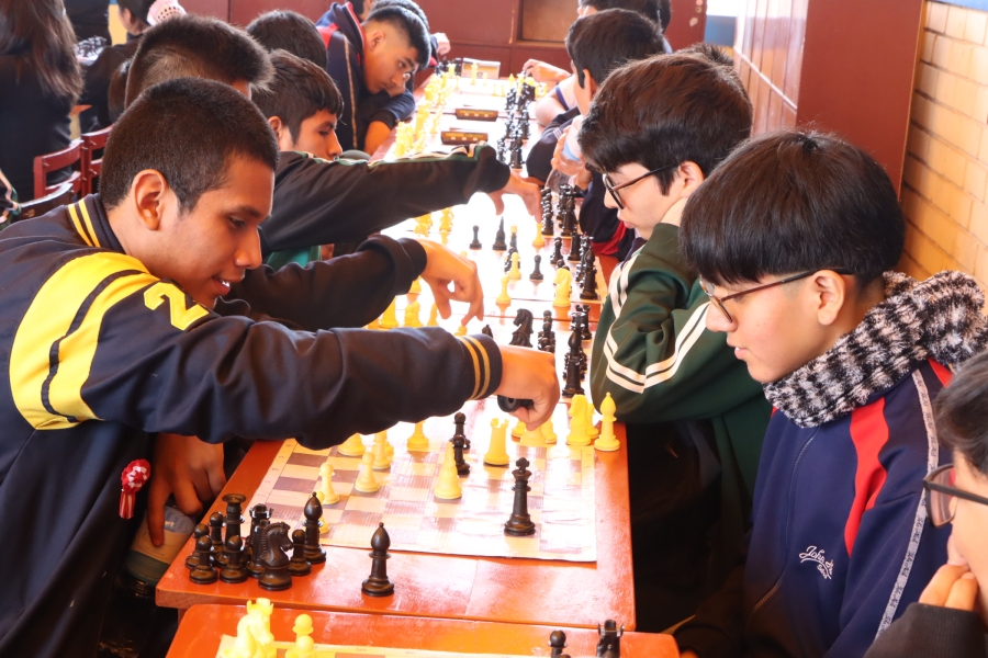 CON ENTUSIASMO ESCOLARES INICIAN COMPETENCIA DE AJEDREZ EN JEDP ETAPA UGEL