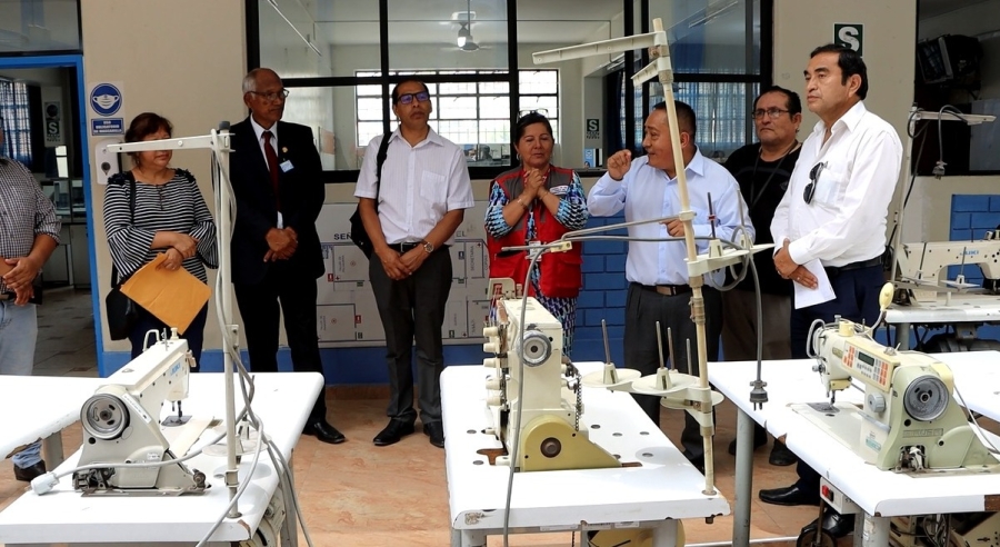 CETPRO JUANA CUADROS DONA EQUIPOS A I.E AUGUSTO B. LEGUÍA Y ADQUIERE MODERNAS HERRAMIENTAS DE FORMACIÓN TÉCNICA