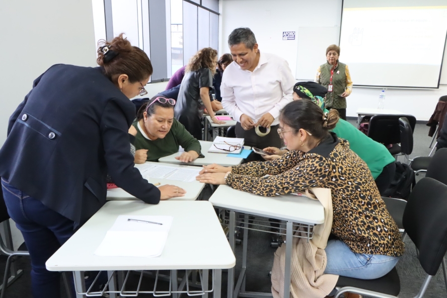 UGEL 04 BRINDA ASISTENCIA TÉCNICA SOBRE CAP A DIRECTIVOS DE IE FOCALIZADAS