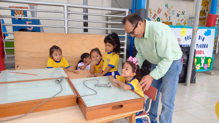I.E.I NIÑO JESÚS I DE PUENTE PIEDRA RECIBE DONATIVO DE COLEGIOS PRIVADOS, GESTIONADO POR DIRECTOR DE LA DRELM
