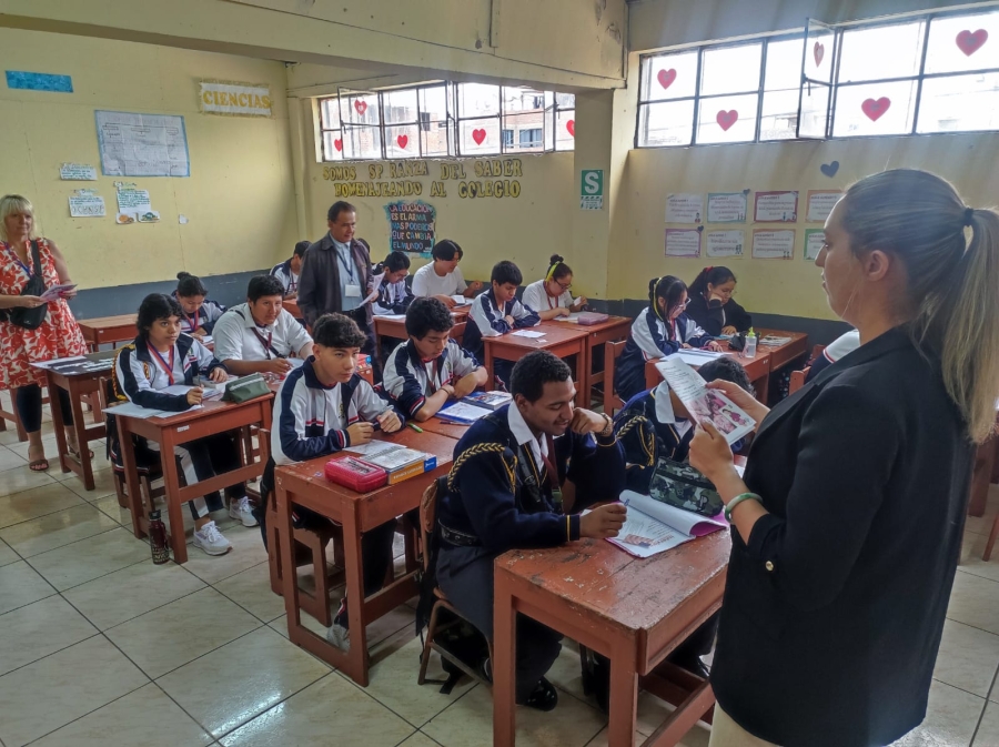 DOCENTE DE I.E. 3061 JORGE CHAVEZ GANA BECA PARA INTERCAMBIO EDUCATIVO CON PROFESORAS ESTADOUNIDENSES