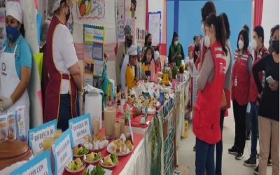 IIEE Y PRONEI MUESTRAN TALENTO CULINARIO EN EXPOFERIA DE ALIMENTACIÓN SALUDABLE 2022