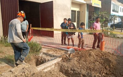 SE INSTALA AGUA Y ALCANTARILLADO EN NUEVO LOCAL DE IE. 3083 LAS ÑUSTAS EN COMAS