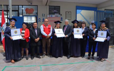 CETPRO JUANA IRIS CUADROS ENTREGA TÍTULOS TÉCNICOS Y CERTIFICADOS A CIENTOS DE ESTUDIANTES