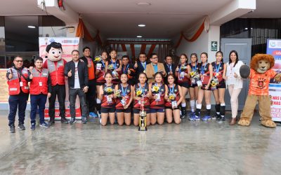 EQUIPO DE VOLEY DE IEP LICEO SANTO DOMINGO, CAMPEÓN METROPOLITANO EN JEDP, RECIBE CONDECORACIÓN DE LA DRELM