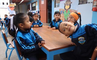 SE ENTREGA MOBILIARIO ESCOLAR A IEI 606 DE PUENTE PIEDRA
