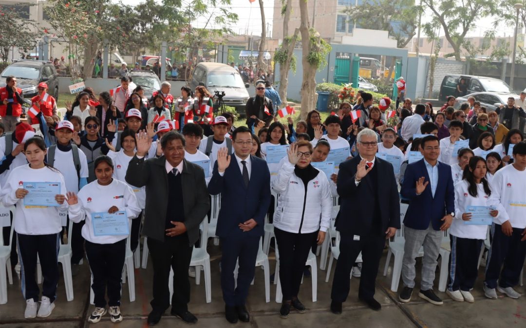 PROYECTO AULA MÓVIL CONCLUYE CON ÉXITO EN IE MARÍA PARADO DE BELLIDO DE CARABAYLLO