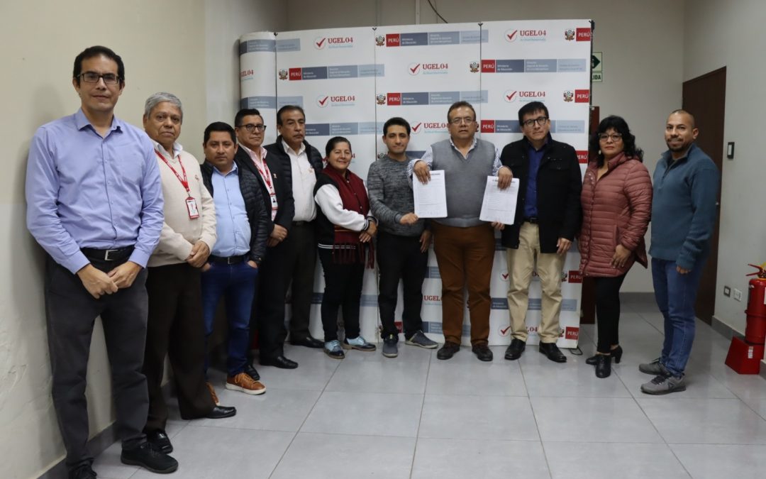 EN NEGOCIACIÓN COLECTIVA DESCENTRALIZADA, UGEL 04 Y SINDICATOS DE TRABAJADORES FIRMAN CONVENIO CON ACUERDOS FRUCTÍFEROS