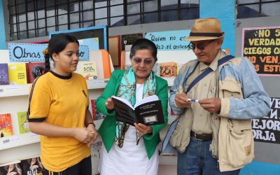 IE 2048 JOSÉ C. MARIÁTEGUI RINDE HOMENAJE A ESCRITOR CRONWELL JARA CON UNA BIBLIOTECA QUE LLEVA SU NOMBRE