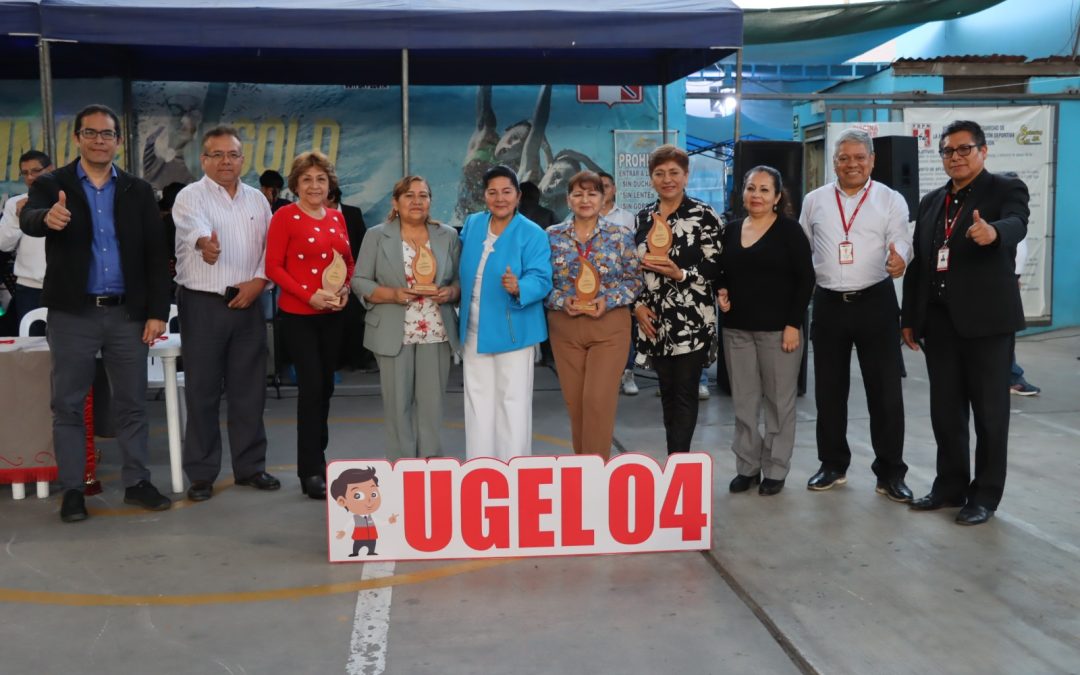 CELEBRAMOS CON EMOCIÓN 21 AÑOS DE SERVICIO A LA EDUCACIÓN