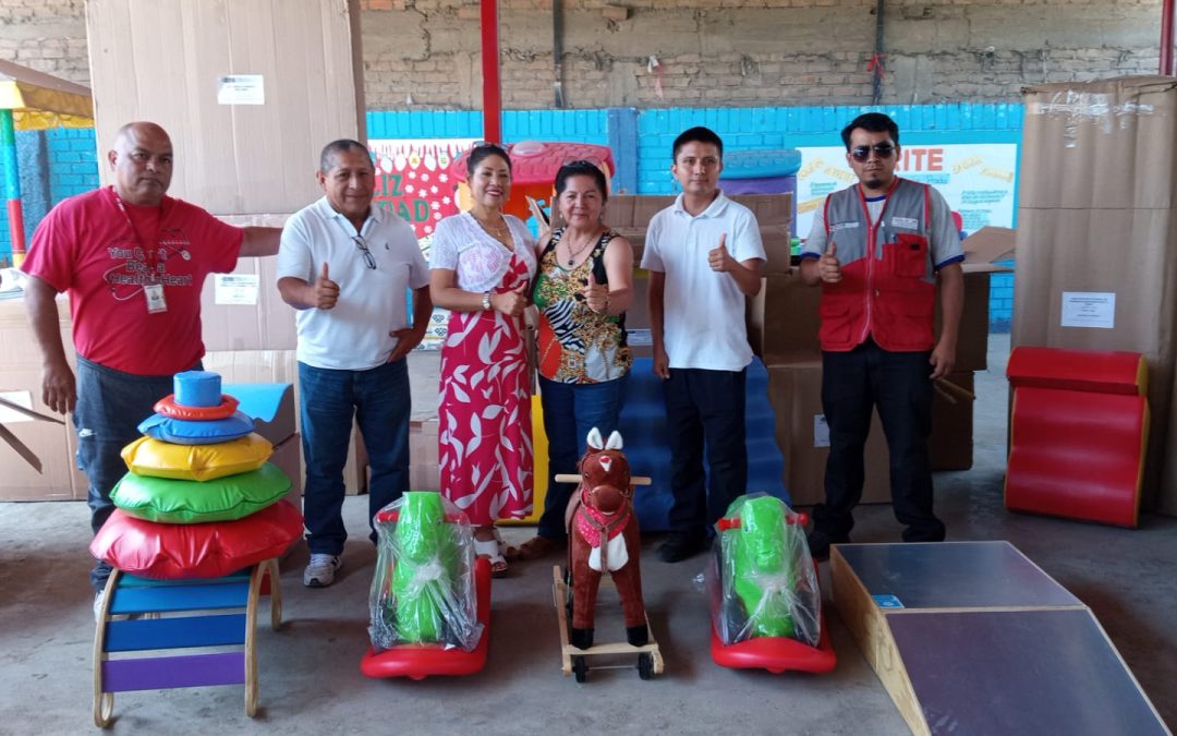 UGEL 04 ENTREGA MATERIALES A INSTITUCIONES DE EDUCACIÓN INCLUSIVA