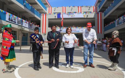 PRESIDENTA INAUGURA IE BICENTENARIO JUAN VELASCO ALVARADO