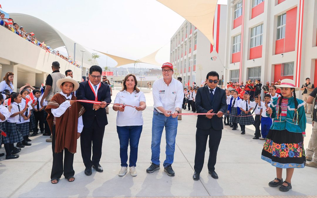 SE INAUGURA IE BICENTENARIO 3088 VISTA ALEGRE
