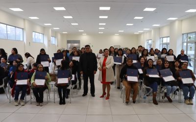 SE ENTREGA CERTIFICADOS A DIRECTIVOS Y DOCENTES QUE APROBARON PROGRAMA DE ESPECIALIZACIÓN DE FORTALECIMIENTO PROFESIONAL