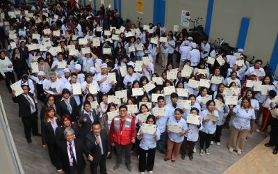Más de 900 estudiantes del CETPRO Juana Iris Cuadros Rivera recibieron certificación oficial de auxiliar técnico y técnico