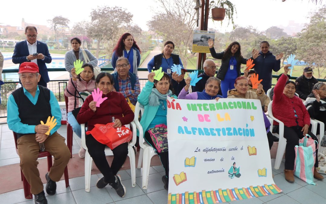 UGEL 04 conmemoró Día Internacional de la Alfabetización junto al Programa de Adultos Mayores
