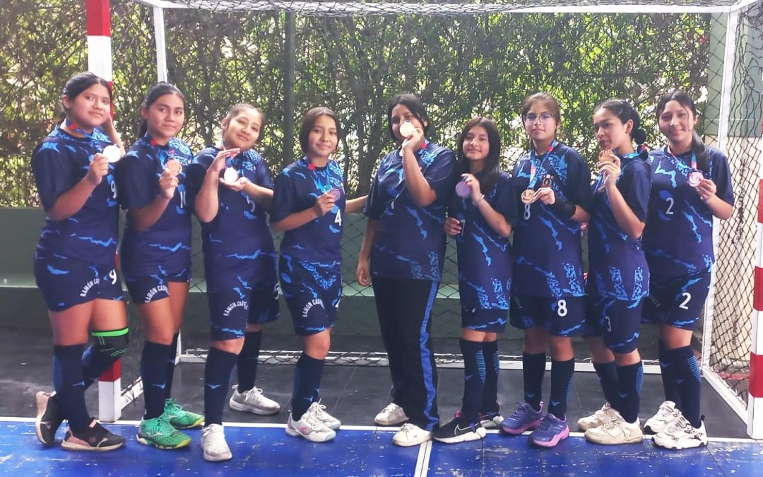 EQUIPO DE HANDBALL DE IE RAMÓN CASTILLA OBTIENE MEDALLA DE BRONCE EN JEDP ETAPA DRELM