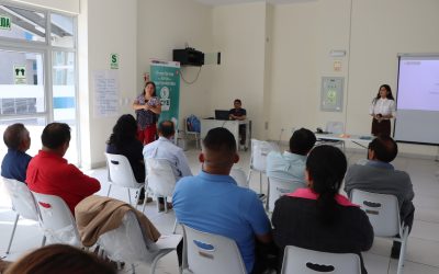 DIRECTIVOS DE COLEGIOS PÚBLICOS SE CAPACITAN EN LA MATRÍCULA DIGITAL 2026 EN TALLERES DESCENTRALIZADOS