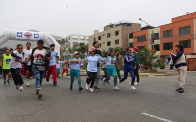 ESTUDIANTES CON DISCAPACIDAD VISUAL PARTICIPAN EN MARATÓN INCLUSIVA