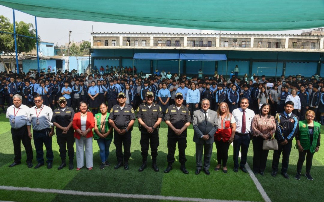 IE COMERCIO 62 DE COMAS INAUGURA EL PRIMER BOTÓN DE PÁNICO ESCOLAR DE LIMA METROPOLITANA