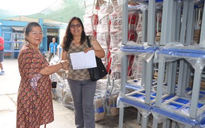 UGEL 04 ENTREGA MOBILIARIO ESCOLAR A INSTITUCIONES EDUCATIVAS PÚBLICAS DE NUESTRA JURISDICCIÓN