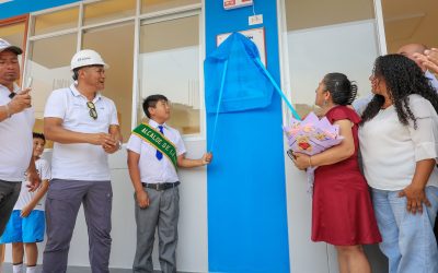DIRECTORA DE LA UGEL 04 PARTICIPA EN INAUGURACIÓN DE DOS NUEVAS AULAS EJECUTADAS POR LA MUNICIPALIDAD DE ANCÓN
