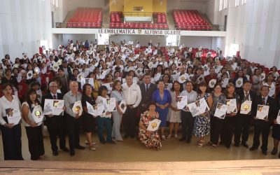 DOCENTES CESANTES DE LA UGEL 04 SON RECONOCIDOS POR SU TRAYECTORIA Y VOCACIÓN DE SERVICIO EN CEREMONIA ORGANIZADA POR LA DRELM