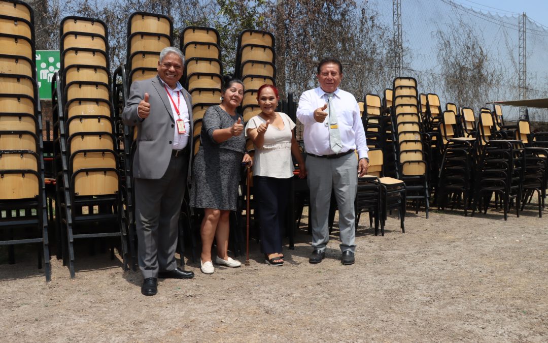 INSTITUCIÓN PRIVADA DONA MOBILIARIO ESCOLAR EN BENEFICIO DE COLEGIOS PÚBLICOS DE LA UGEL 04