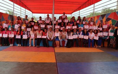 DIRECTORA DE LA UGEL 04 PARTICIPA EN EL 22.º ANIVERSARIO DEL COMUDENA DE COMAS