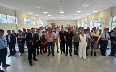 MÁS DE 50 ESCOLARES DE LA UGEL 04 DEMUESTRAN SU TALENTO Y DOMINIO DEL INGLÉS EN “VOICES THAT INSPIRE”